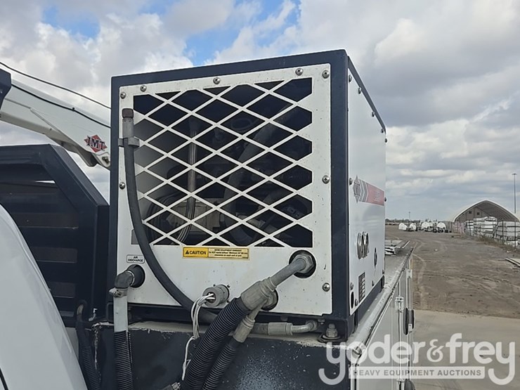 2015-dodge-ram-5500-image-23
