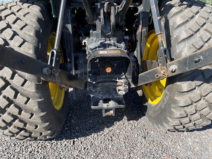 2019-john-deere-2038r-image-22