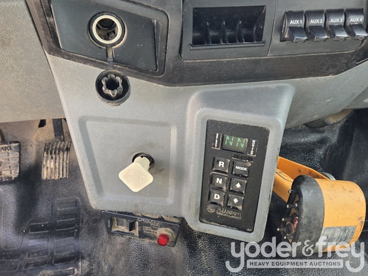 2013-ford-f750-image-137