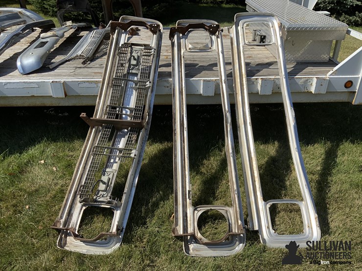 1969-72-chevrolet-pickup-grille-trims-image-14