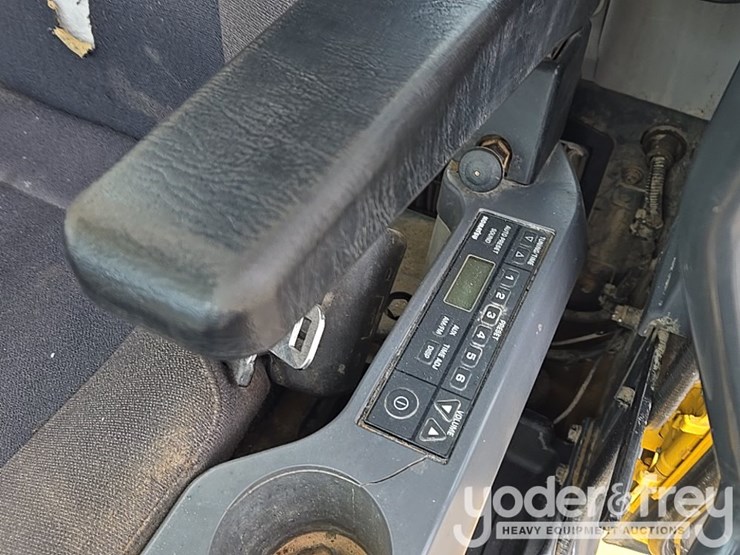 2023-komatsu-pc490-lc-11-image-57