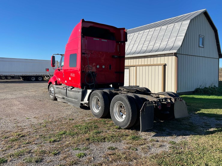 #402-•-2016-international-semi-tractor-(has-wi-title)-(denmark,-wi)-image-4