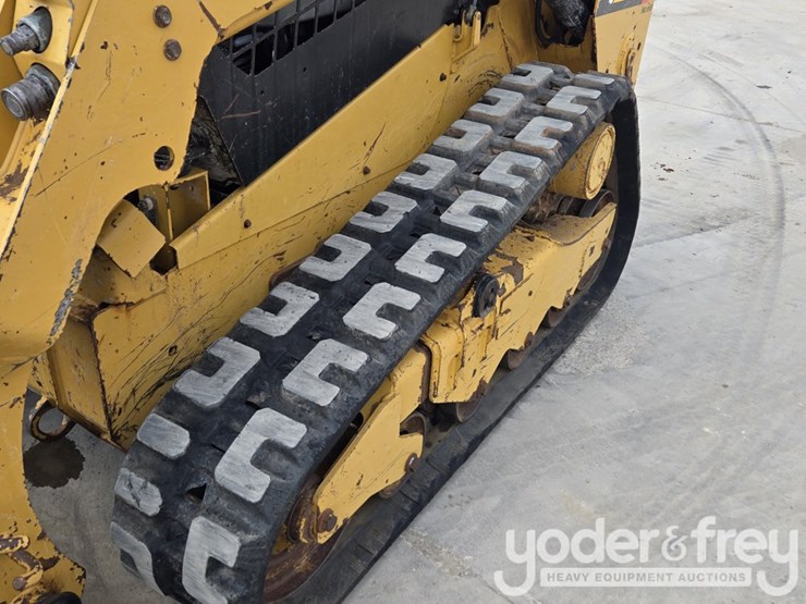 2016-caterpillar-259d-image-15
