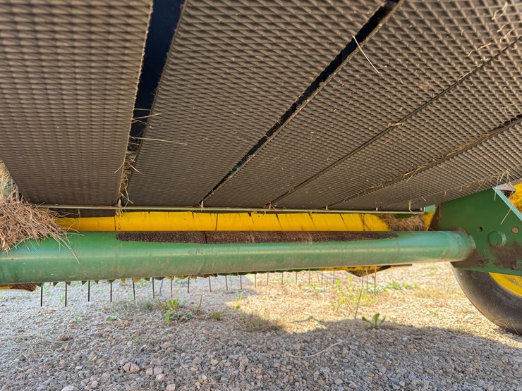 john-deere-330-image-19