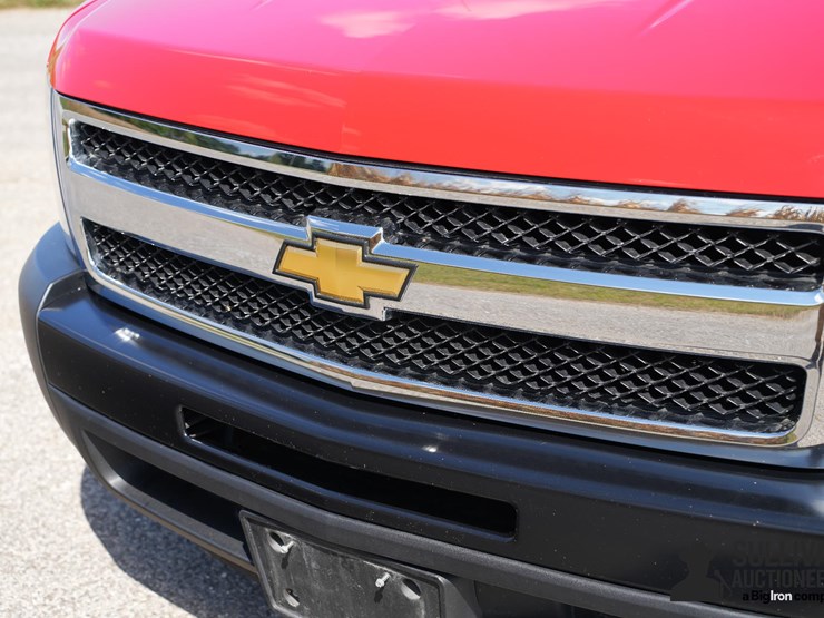 2011-chevrolet-silverado-image-10