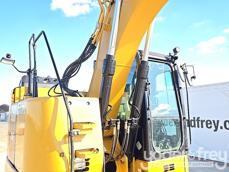 2019-caterpillar-315f-image-34
