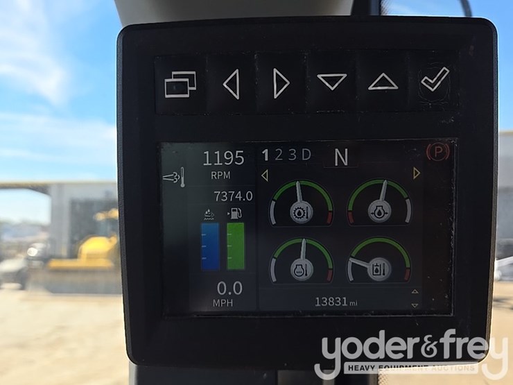 2019-deere-524l-image-61