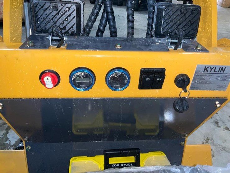 #1019-•-unused-ky460-mini-skid-steer-image-30