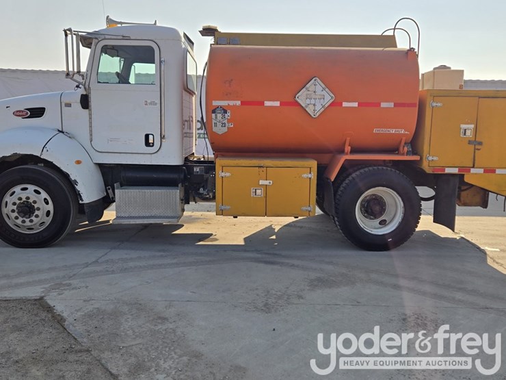 2008-peterbilt-335-image-101