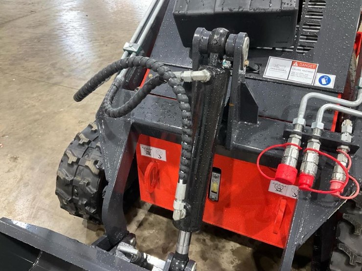 #1024-•-unused-ky380-mini-skid-steer-image-8