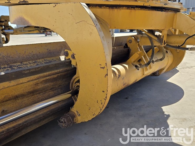 2016-caterpillar-12m3-image-33