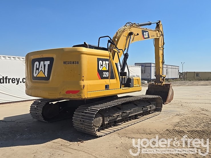 2018-caterpillar-320-image-5