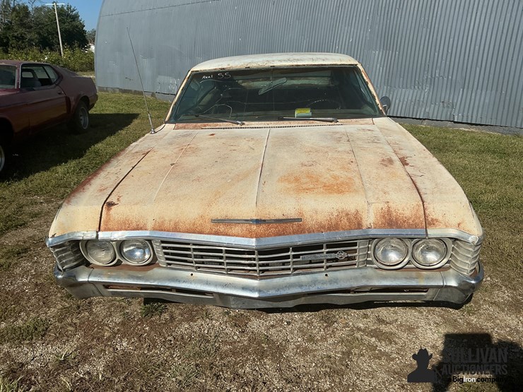 1967-chevrolet-impala-ss-collector-car-image-2
