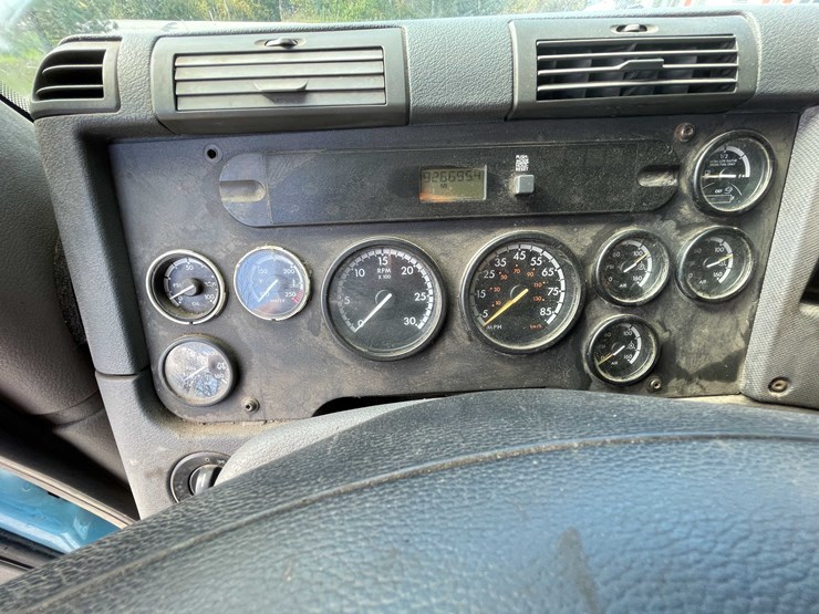#404-•-2012-freightliner-semi-tractor-(has-wi-title)-(whitelaw,-wi)-image-61