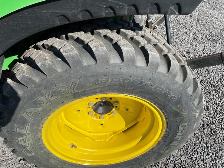 2019-john-deere-2038r-image-18