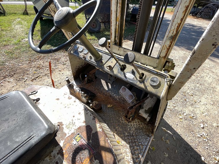 #312-•-hyster-gasoline-forklift-(oconto,-wi)-image-27