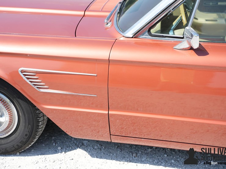 run-#9---1965-ford-thunderbird-coupe-image-14