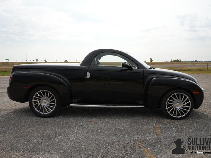 run-#75---2004-chevrolet-ssr-convertible-image-4