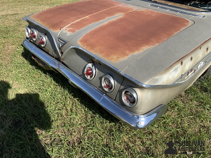 1961-chevrolet-4-dr.-impala-image-16