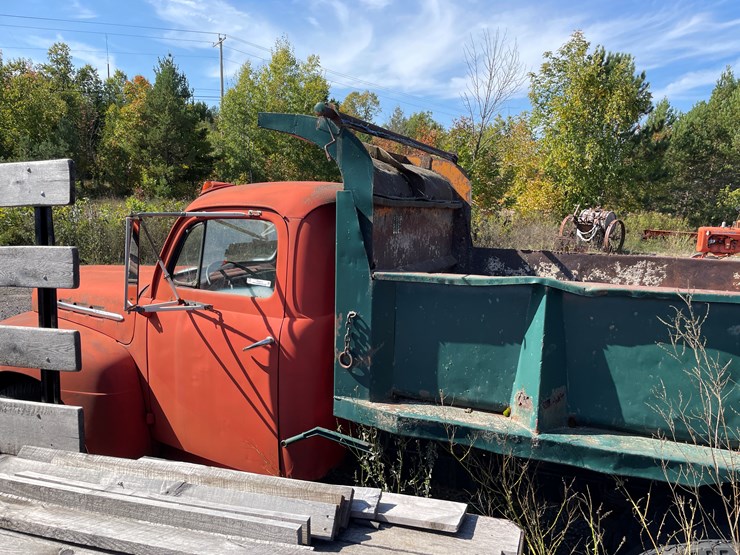 #424-•-vintage-ford-1-1/2-ton-single-axle-dump-truck-(no-title)-(houghton,-mi)-image-7