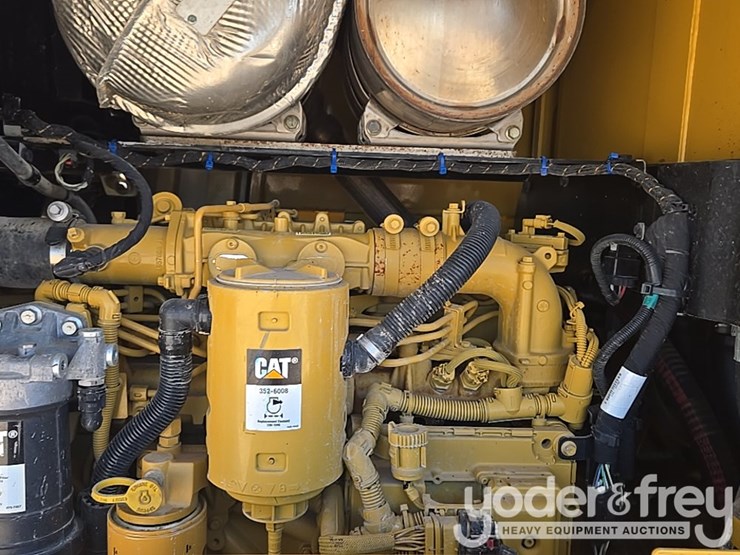 2020-caterpillar-930-image-31