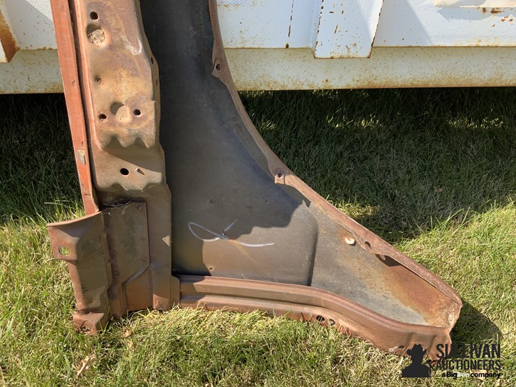 1970-72-chevrolet-front-lh-pickup-fenders-image-15