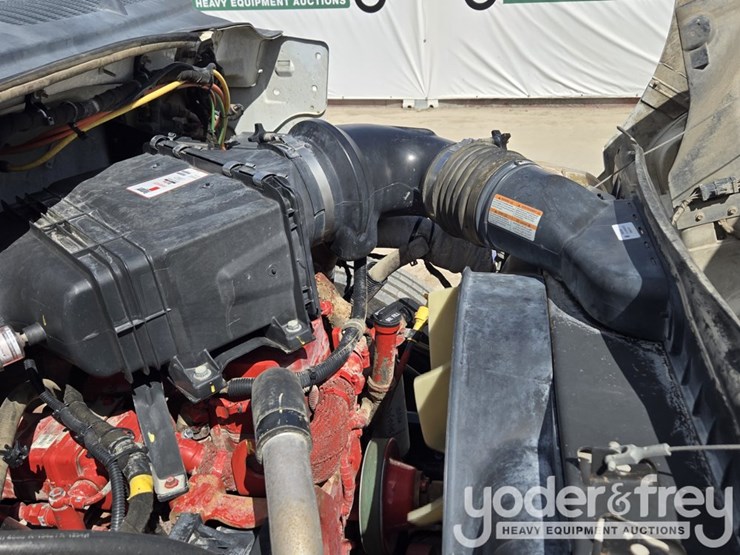 2013-ford-f750-image-32