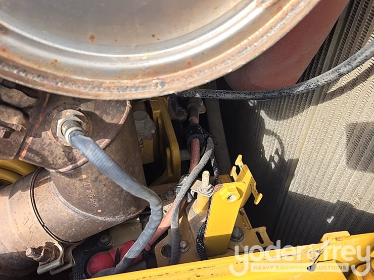 2019-caterpillar-d6-lgp-image-42