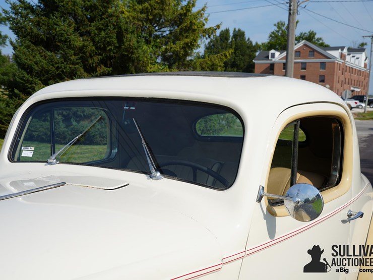 run-#93---1937-packard-114"-2-door-coupe-image-12