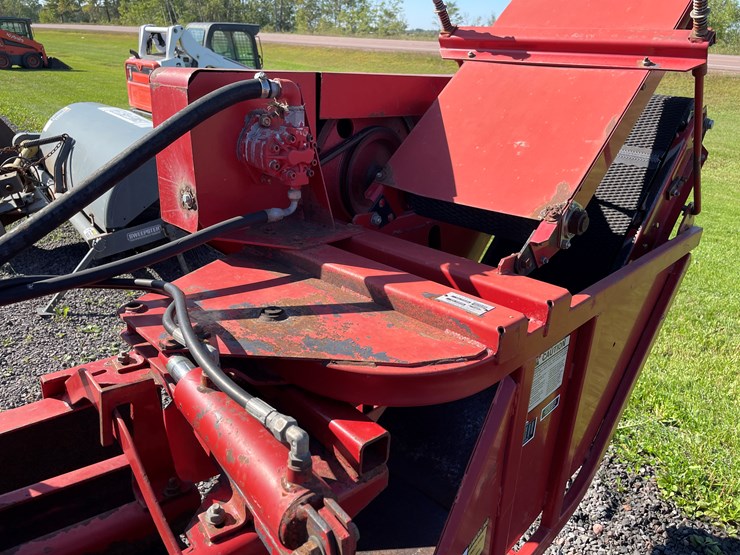 1990-new-holland-570-image-31