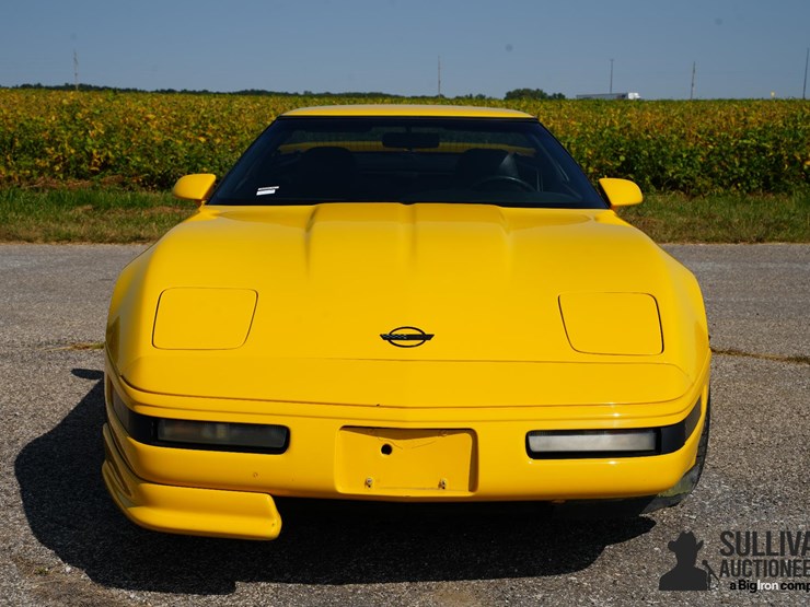 run-#121---1995-chevrolet-corvette-coupe-image-2