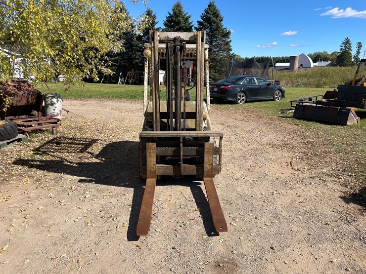 #312-•-hyster-gasoline-forklift-(oconto,-wi)-image-2