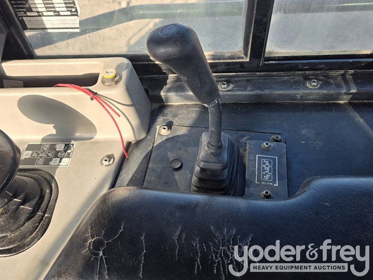 2020-komatsu-d61pxi-24-image-48
