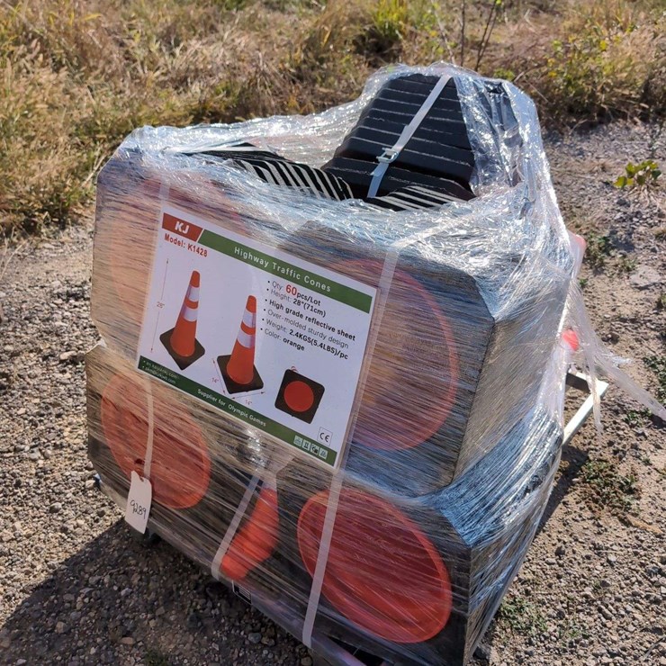 (20) KJ Highway Traffic Cones 28" x 14"