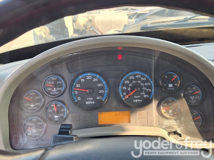 2008-peterbilt-335-image-91