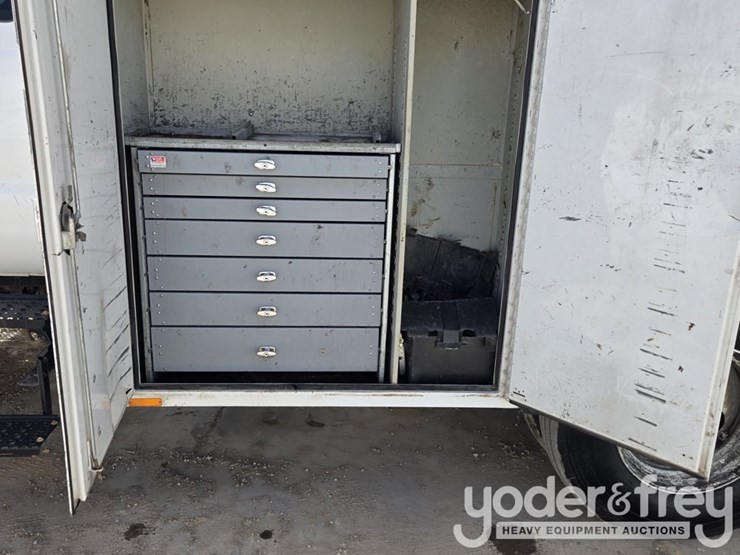 2013-ford-f750-image-43