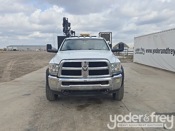 2015-dodge-ram-5500-image-8