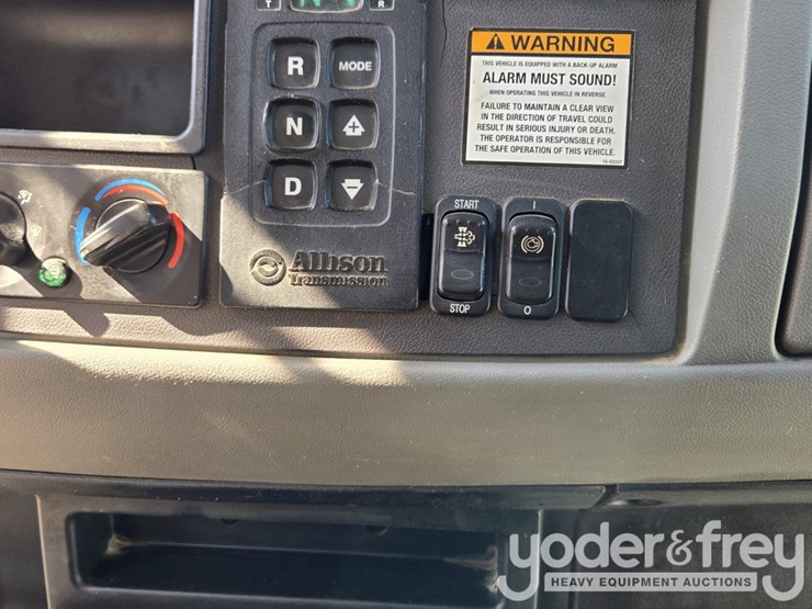 2018-peterbilt-348-image-120