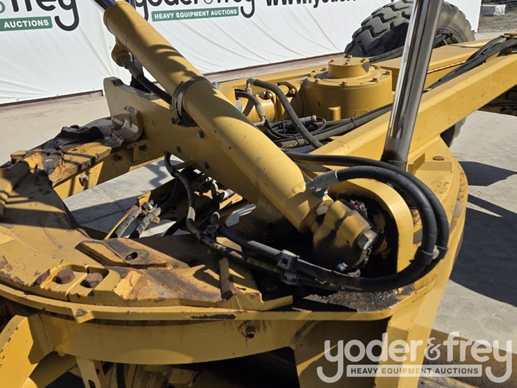 2016-caterpillar-12m3-image-28