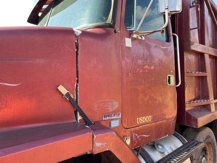 #412-•-1988-white-gmc/autocar-quad-axle-dump-truck-(title-in-delay)-(wakefield,-mi)-image-18