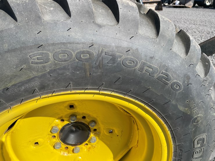 2019-john-deere-2038r-image-19