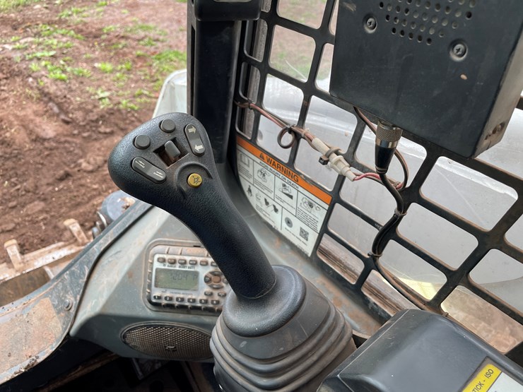 2017-bobcat-t870-image-44