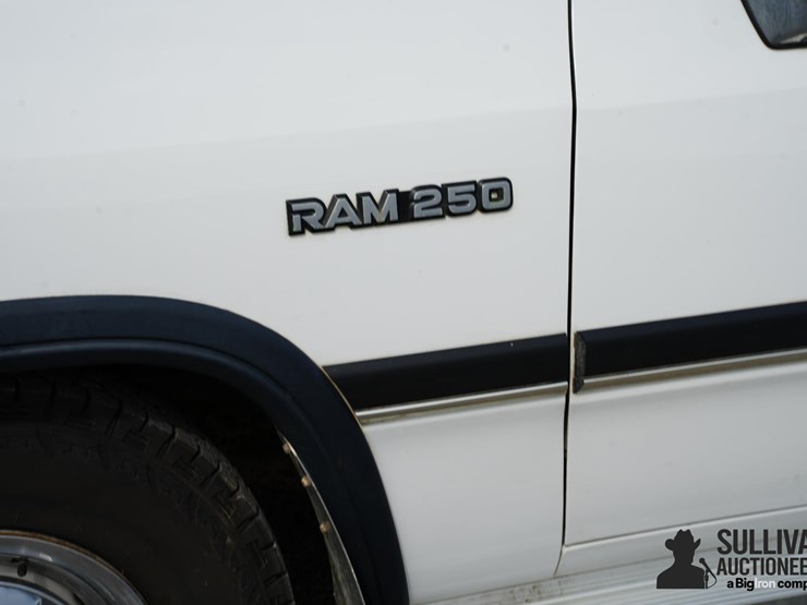 1992-dodge-ram-250-image-15