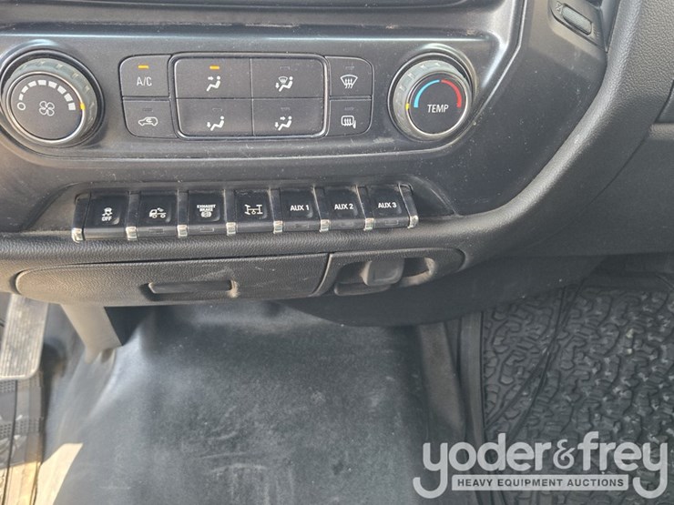 2021-chevrolet-silverado-image-95