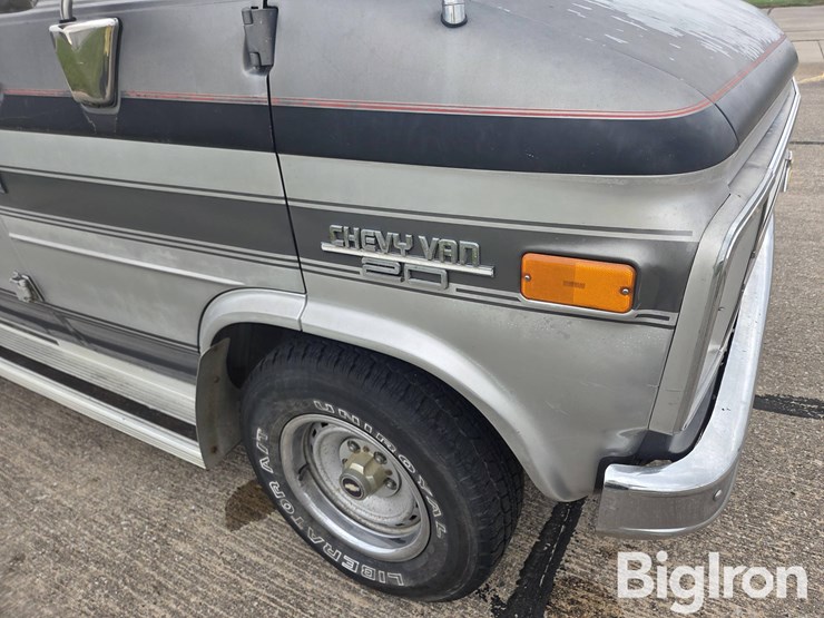 1988-chevrolet-g20-image-17