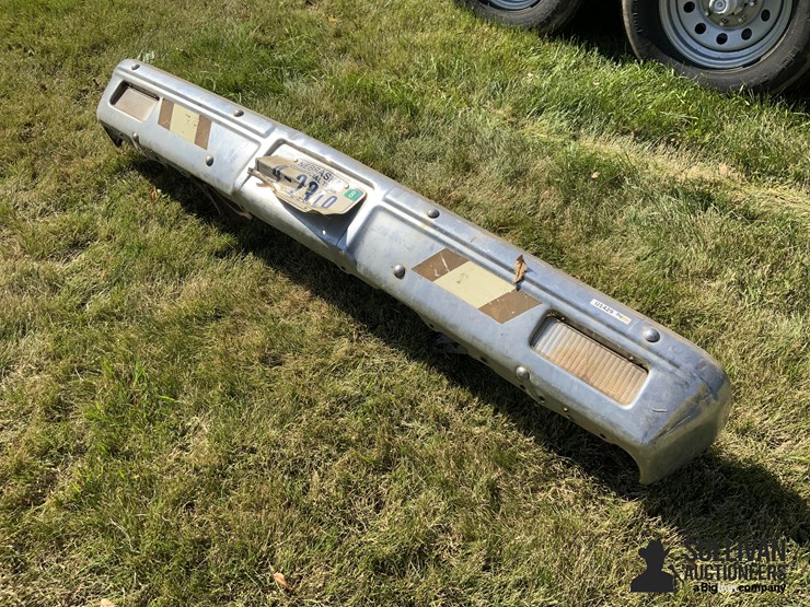 1982-chevrolet-pickup-bumper-image-1