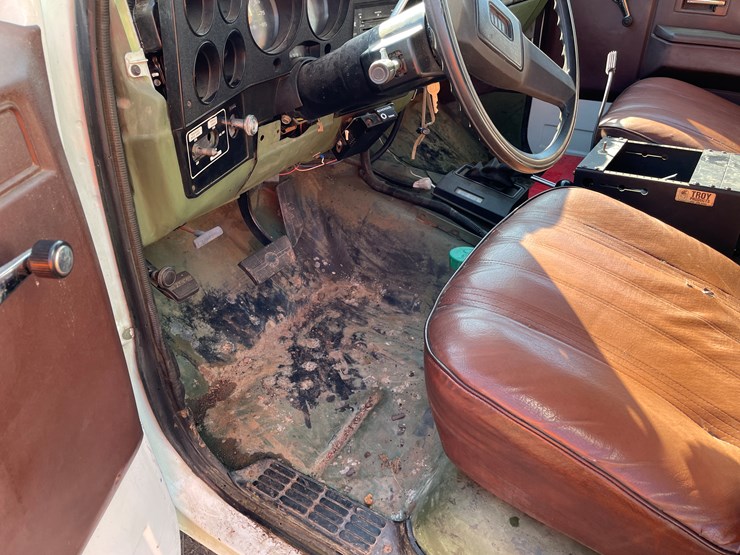 #516-•-1984-chevy-d350-4x4-pickup-(title-in-delay)-(wakefield,-mi)-image-62