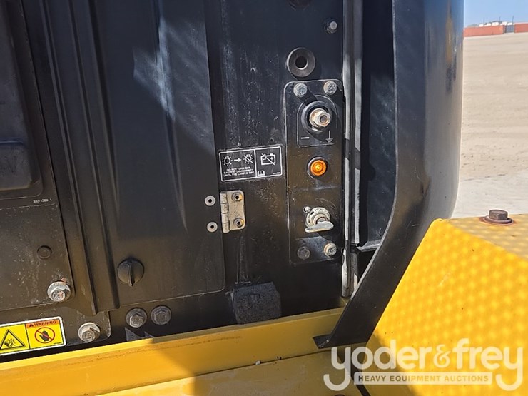 2020-caterpillar-930-image-21