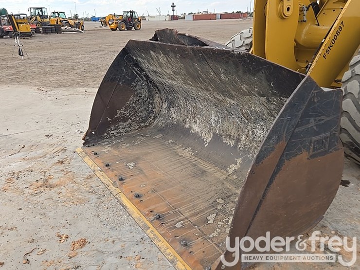 2020-caterpillar-930-image-60