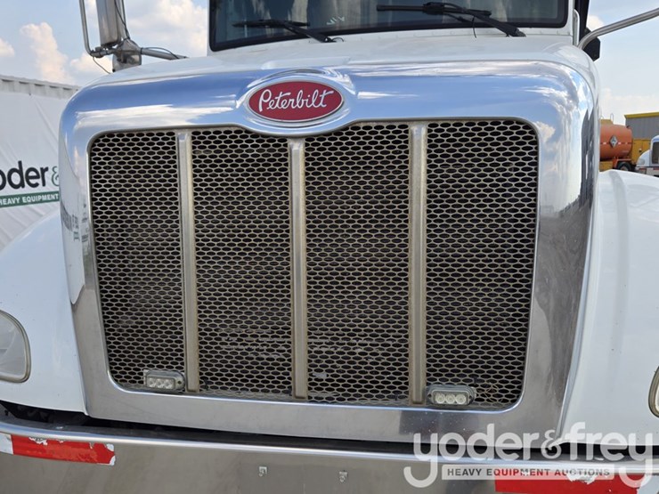 2018-peterbilt-348-image-62